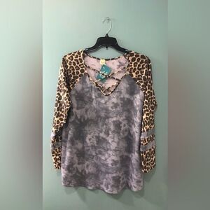 NWT … 7TH RAY “Size: 3X” Leopard Love Raglan Top In Blue